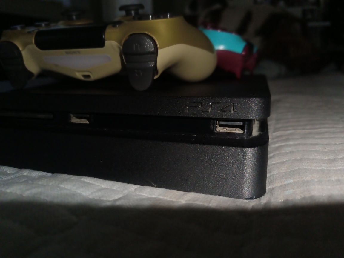Продаю Playstation 4slin прошита