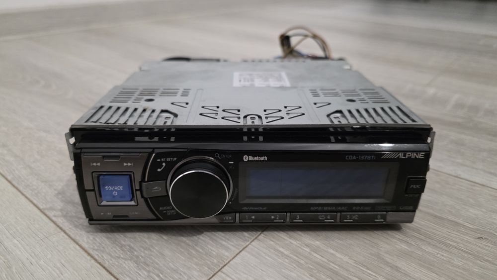 Player auto 1DIN Alpine CDA-137BTI