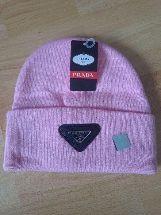 Caciulă Prada pentru Doamne și domnișoare