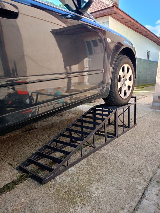 Rampe auto noi sub 3,5T demontabile de la jumătate.