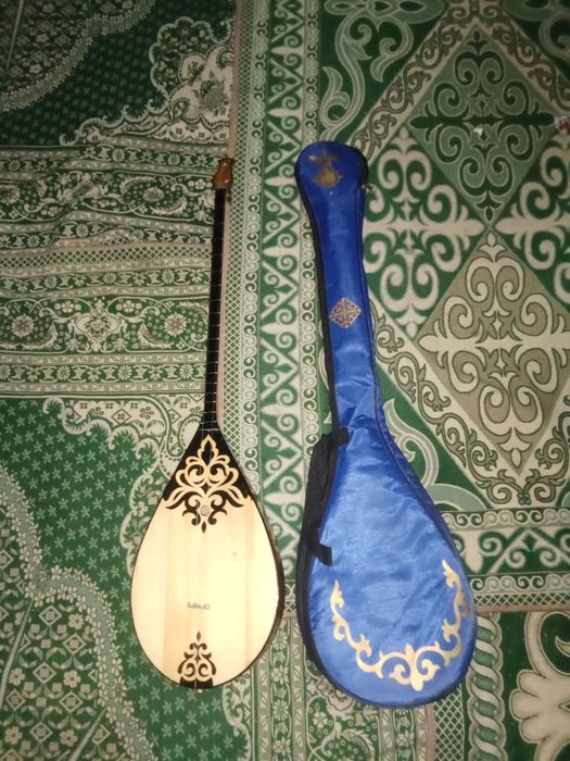 Домбыра сатылады