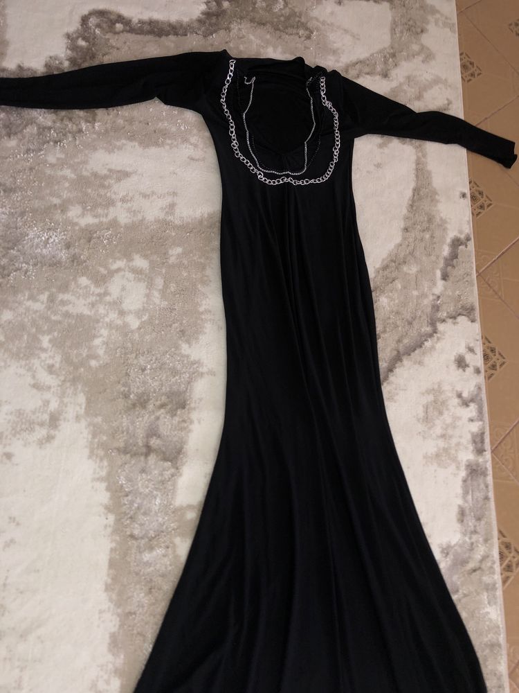 Vand rochie misstio cu lanturi pe spate