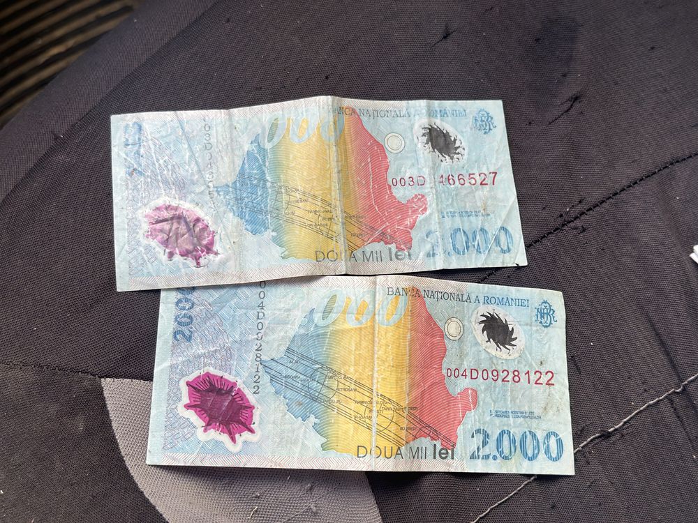 Vând bag note vechi cu eclipsă