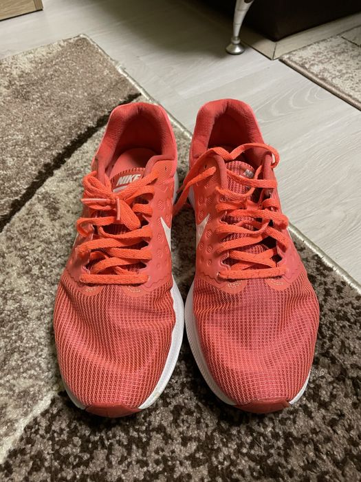 Nike обувки нови