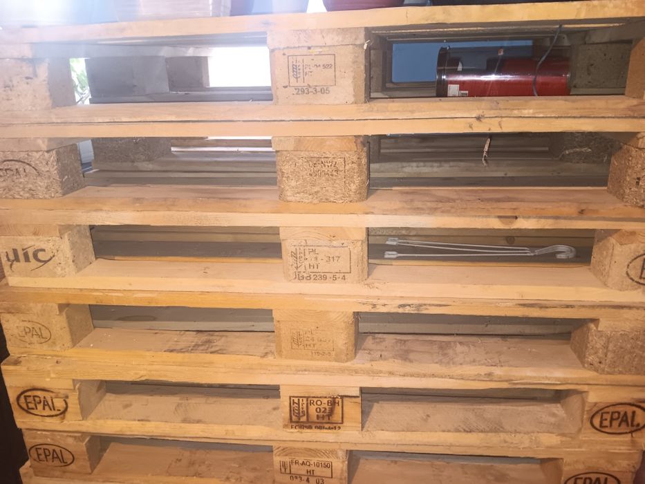 De vânzare paleți euro