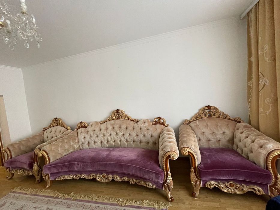 Диван жағдайы жақсы, зал немесе холлға арналған