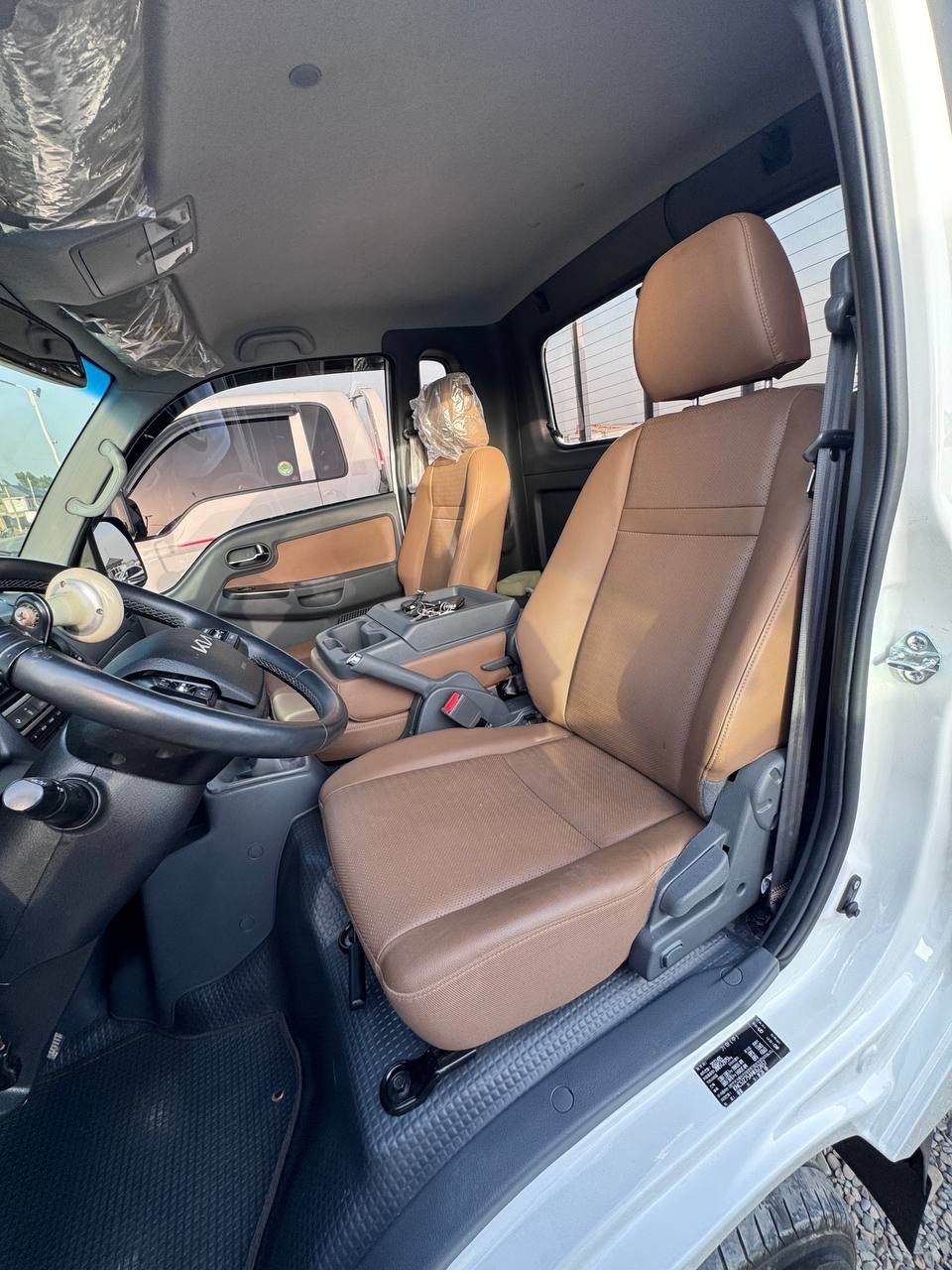 Kia bongo,  Hyundai porter,  yuk mashinalar bor sotuvda