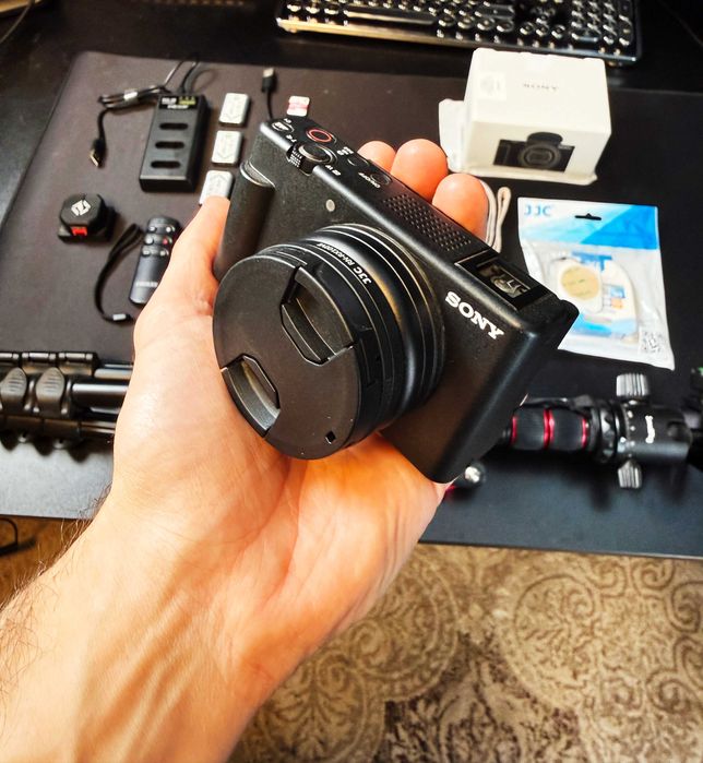 Sony ZV-1 II (Mark 2) + multe accesorii! Cameră de vlogging ZV1-M2