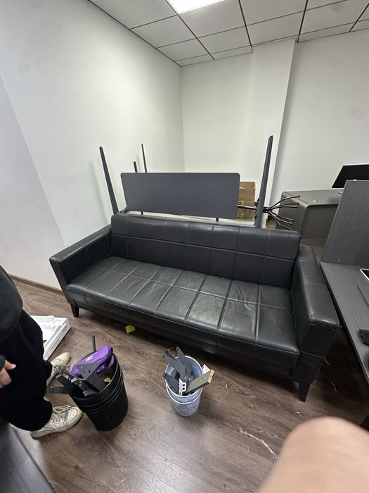 Продам диван кожаный