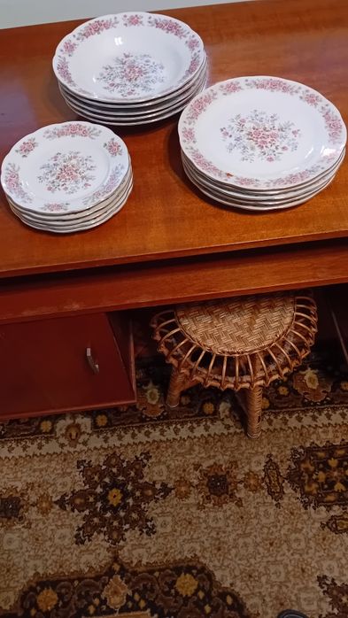 Комплект порцеланови чинии чинии