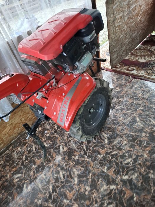 Vand motocultor in stare foarte buna