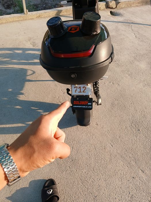 Скутер сотилади.