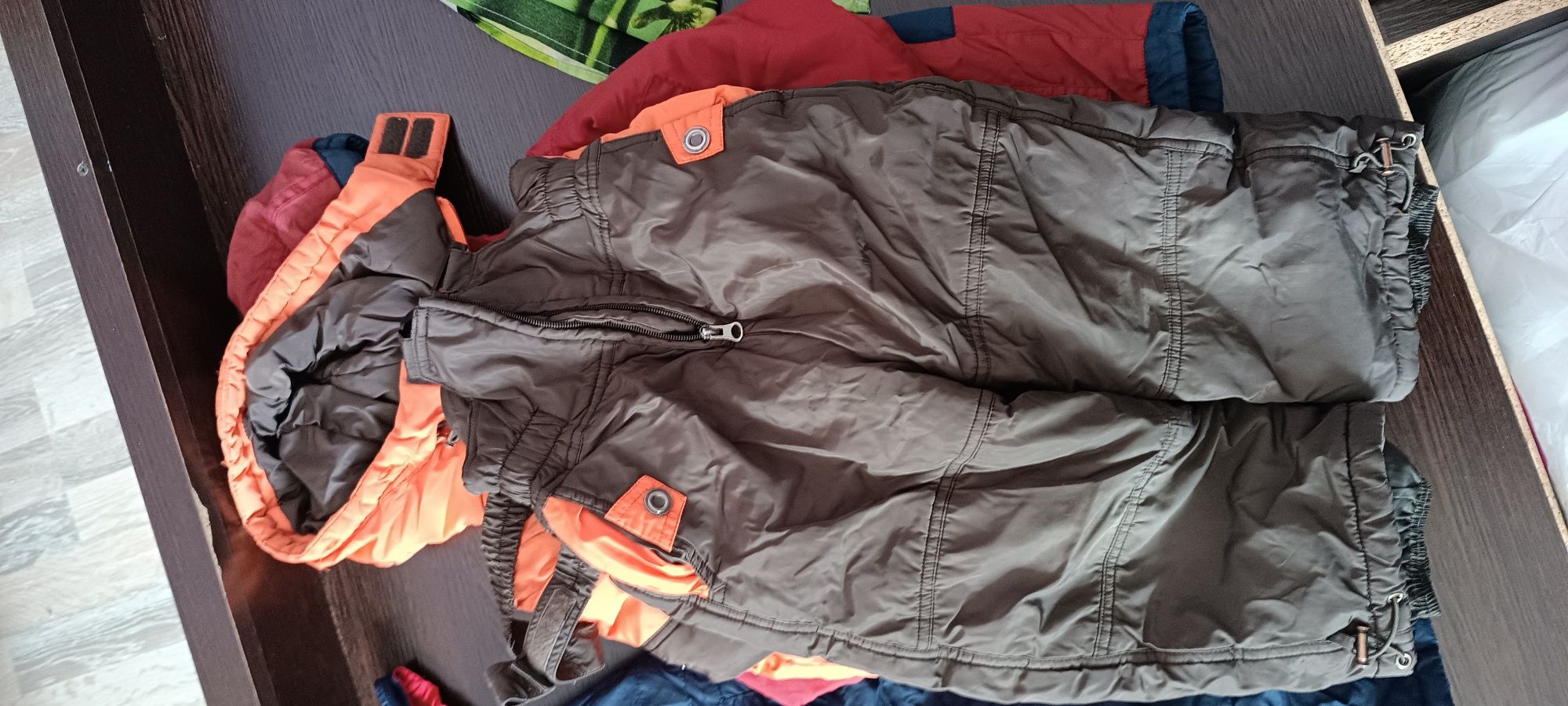 Зимнияя куртка с комбинезоном размер на 110