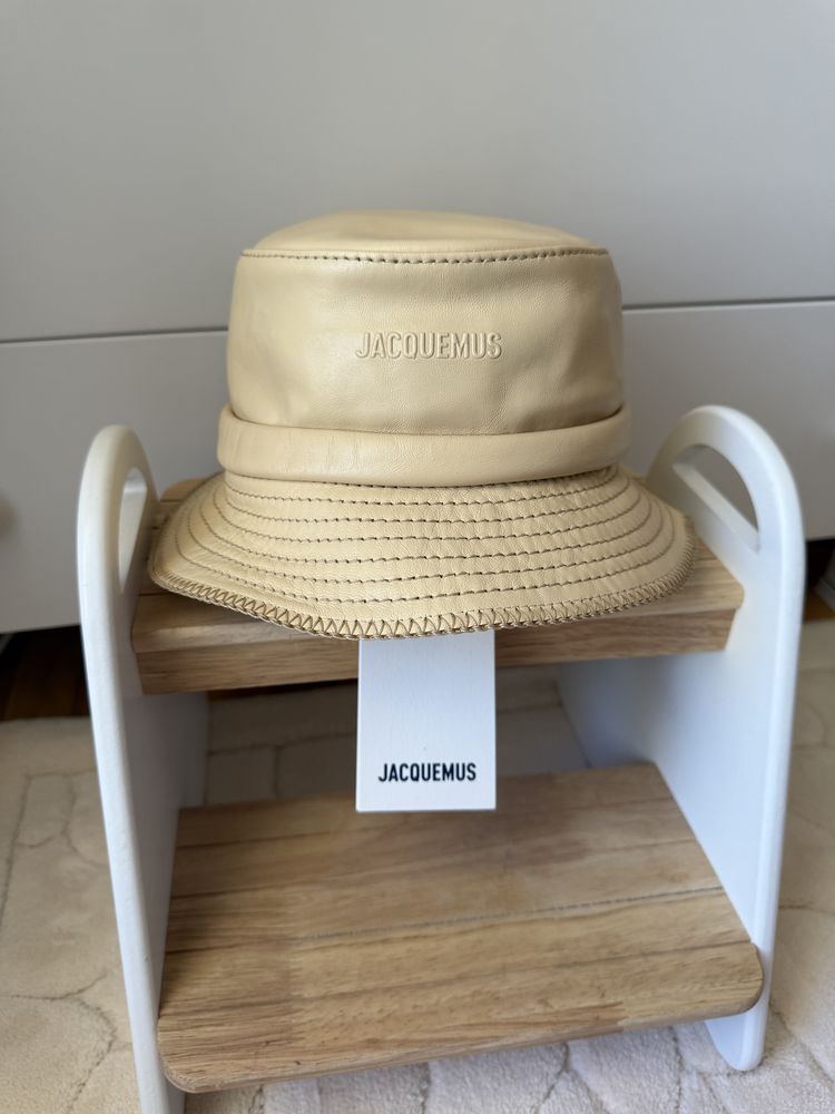 Бежова Шапка JACQUEMUS