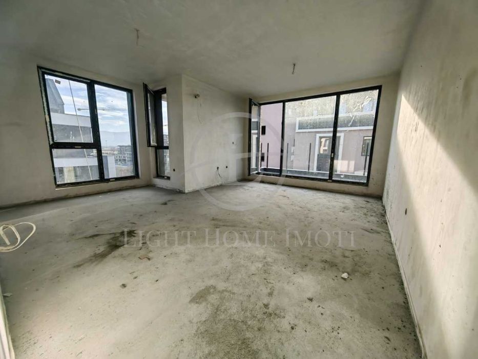 Продава се Тристаен апартамент в Пловдив, Христо Смирненски - 119 кв.м за 1256 €/кв.м - Снимка #1