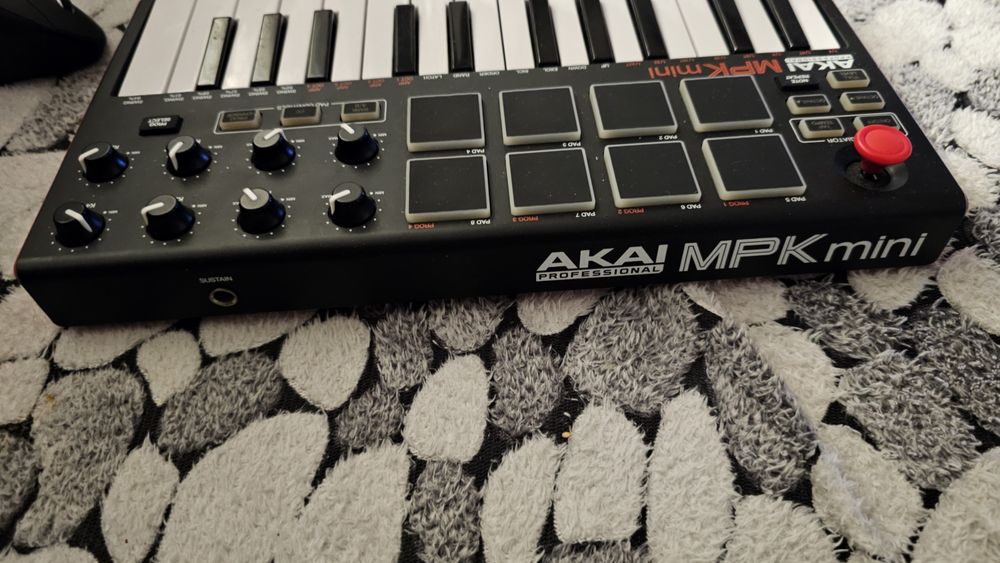 midi AKAI MPK mini