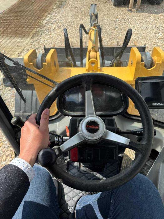 Încărcător frontal Everun ER20