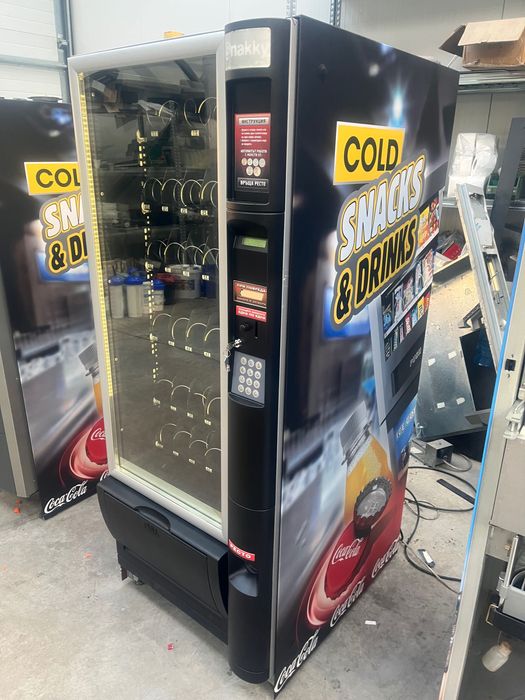 Вендинг автомат Снаки