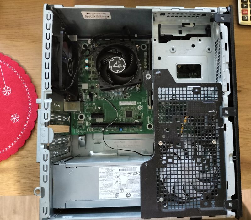 Vând calculator HP Pavilion