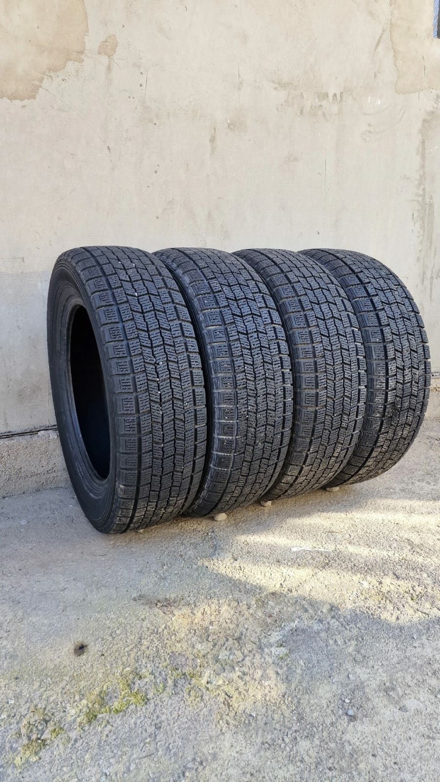 Продам зимнюю резину Falken espla размер 205/60R16