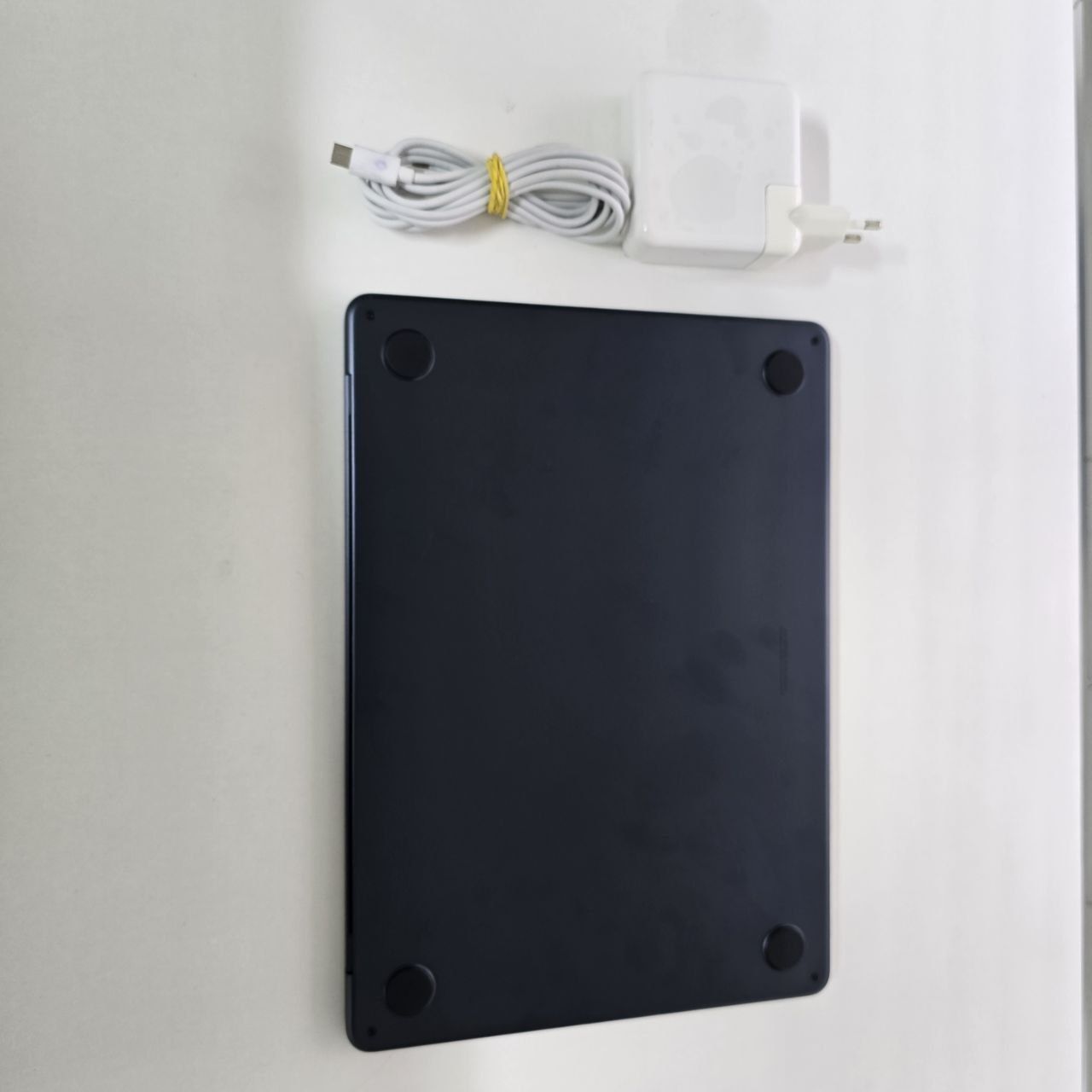 Ноутбук Apple MacBook AIR M2 2022