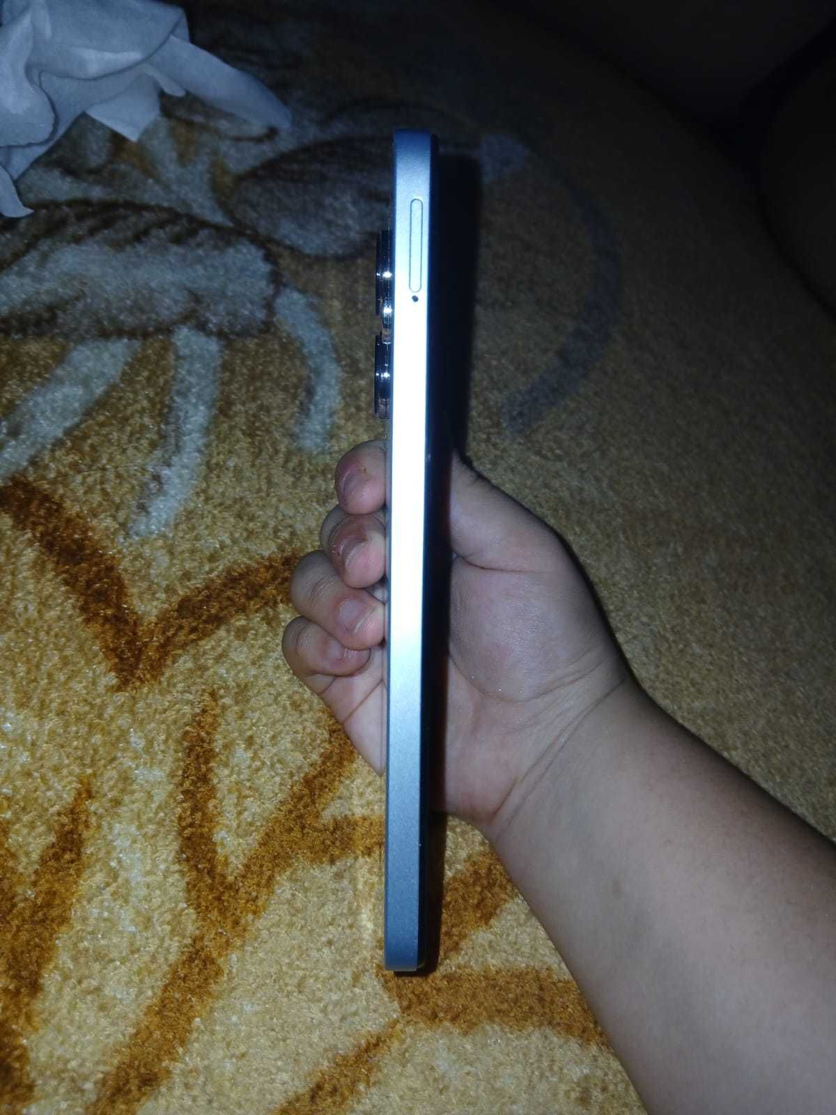 Vând Xiaomi redmi 13 urgent