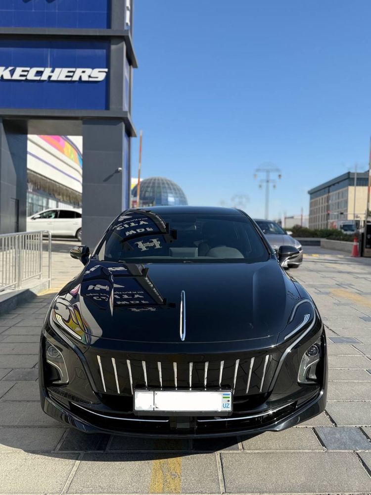 Hongqi e-qm5 2024