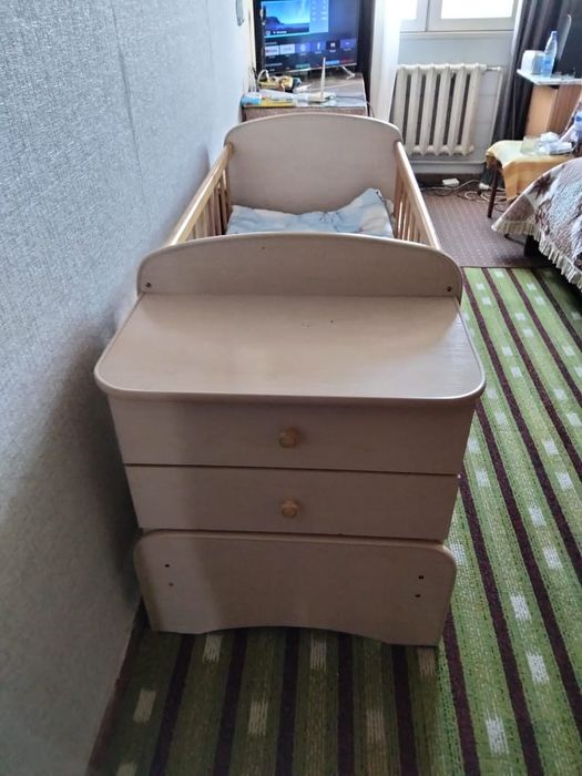 Детская кроватка