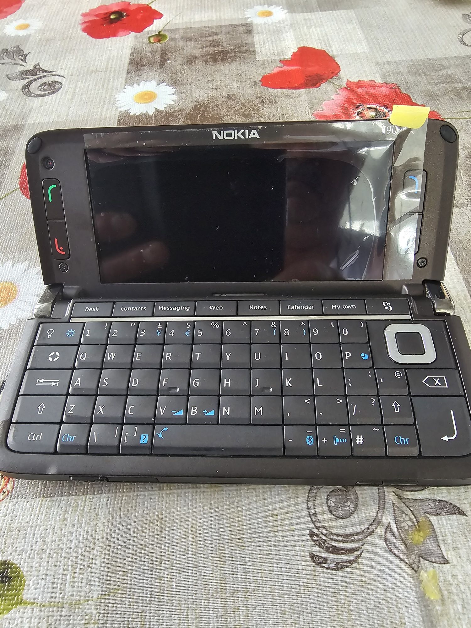 Telefon mobil Nokia N 90 .