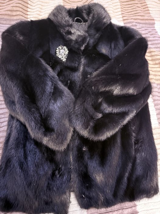 Шубы норковые дешево почти новые.