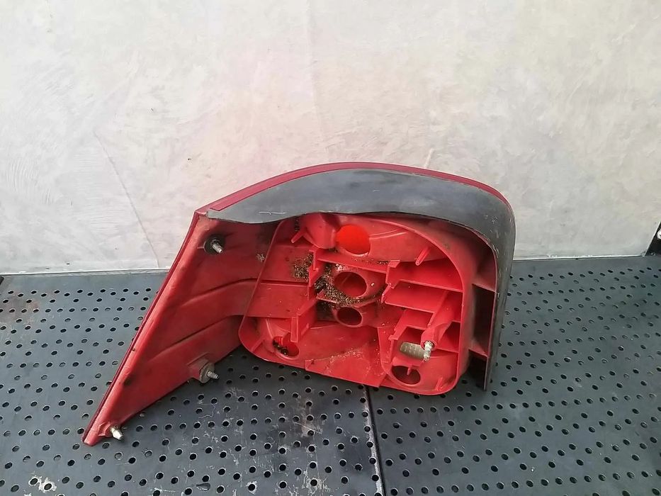 Stop tripla lampa dreapta vw golf 4 1j 1j6945096r