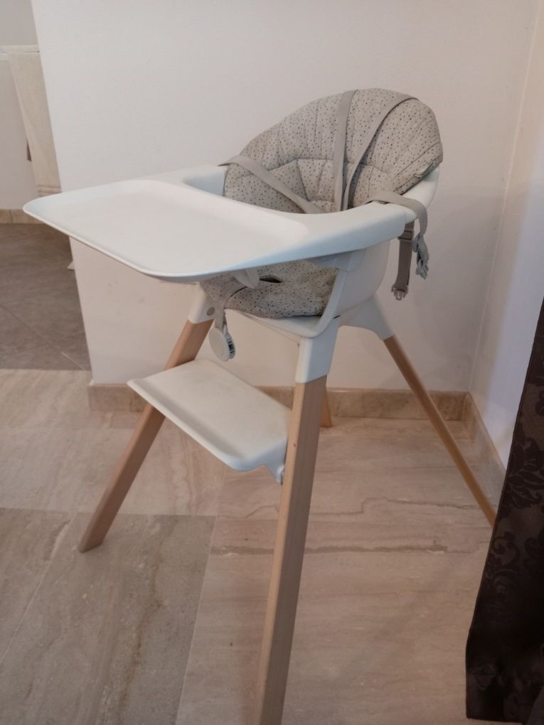 Scaun de masa stokke