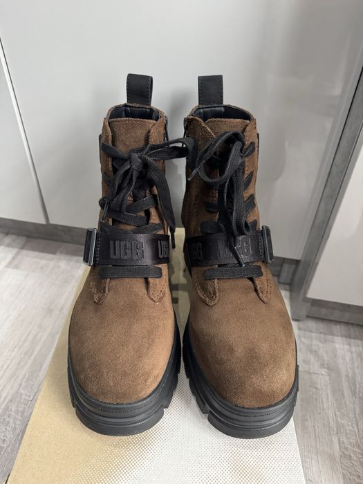 Водоустойчиви дамски боти UGG Ashton Lace-Up