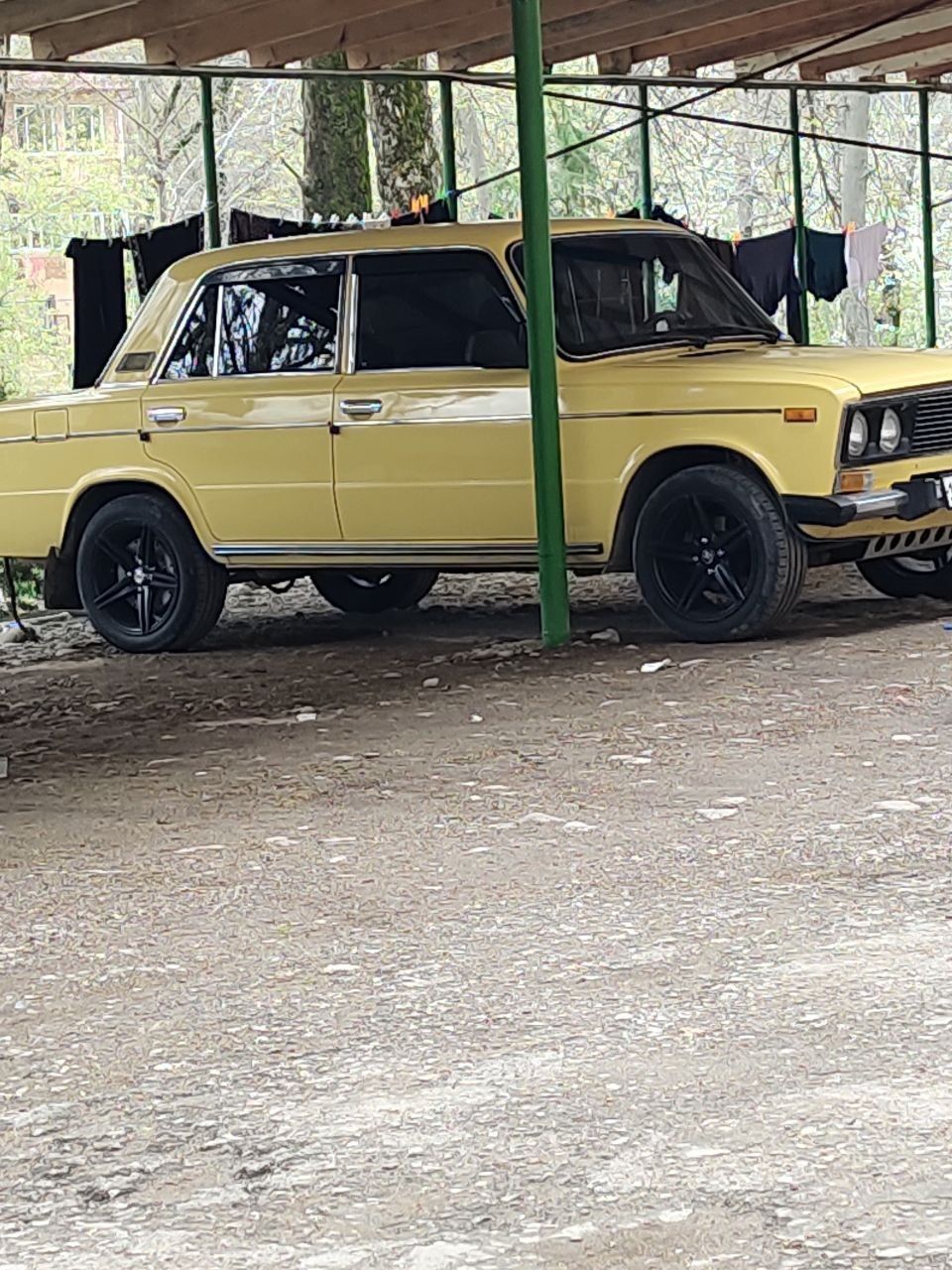 Vaz 2106 sotiladi
