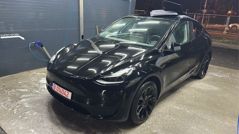 Tesla model Y , 03,2023,standard range, RWD