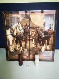 Продавам табла с коне изработена от махагон и декорация от кожа