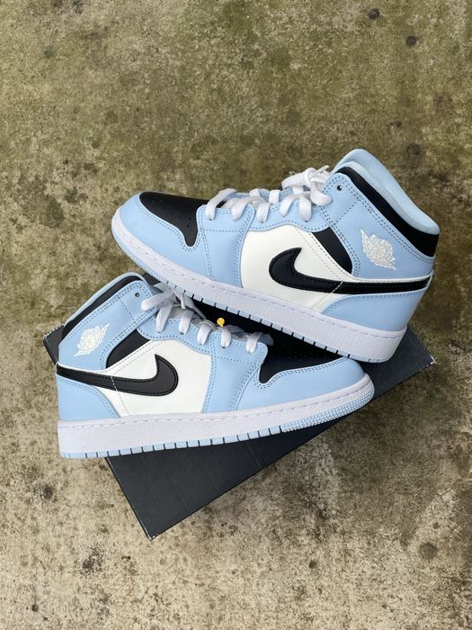 Jordan 1 mid ice blue