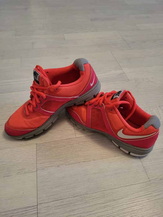 Adidași damă Nike training