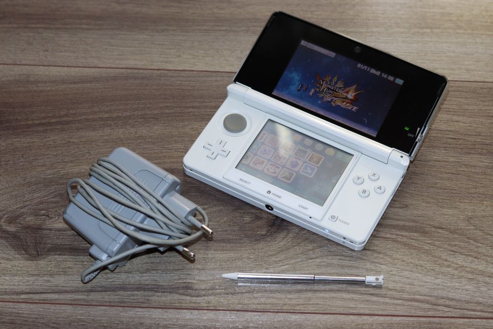 Nintendo 3DS +card de 64Gb modat