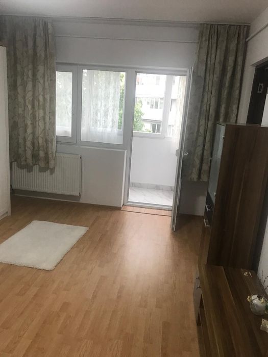 Închiriez garsonieră confort 1, centru