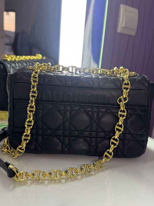 3 чанти LV, Di or