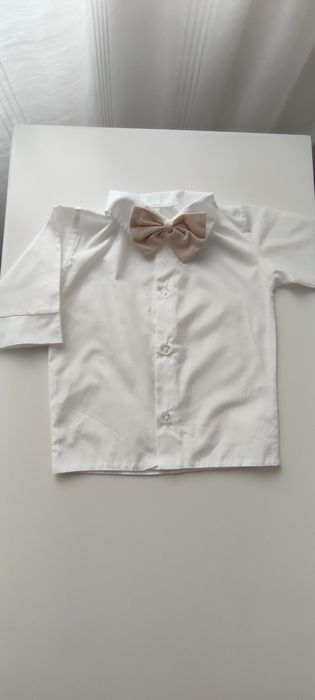 Vând costumașe pentru botez, băieței