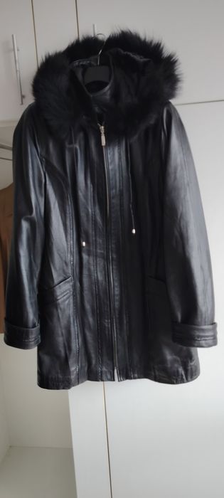 Черно палто от лицева естествена кожа  размер L