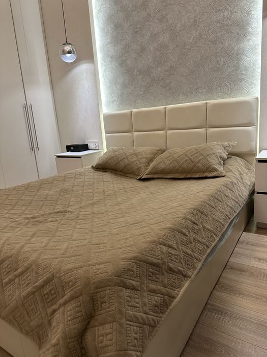 Кровать двуспальная