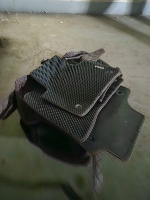 Продам полики для авто