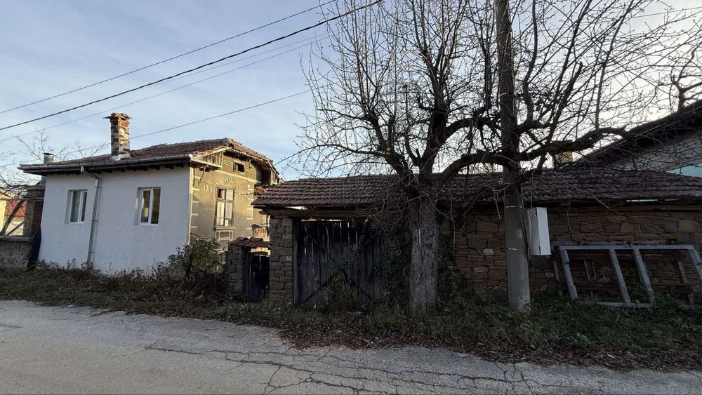 Продава къща с. Здравковец, област Габрово