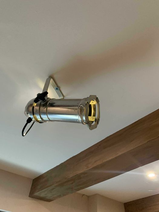 Таванни прожектори Алуминий.около 30,40 броя...бройката 40 лева