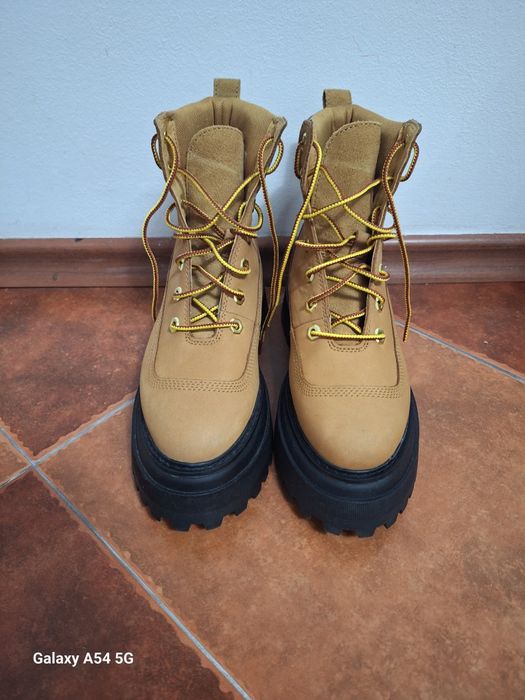 Bocanci Timberland marimea 37.5