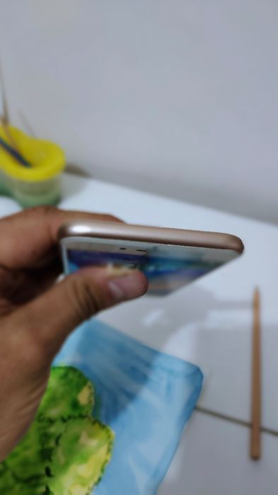 Продам iPhone 8 на 64 гб