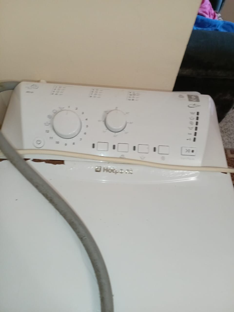 Продам не рабочую стиральную машину
